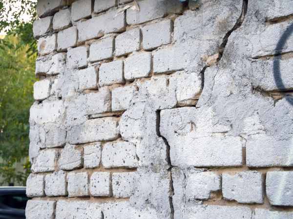 Cracked Brick Wall Repair in Gig Harbor